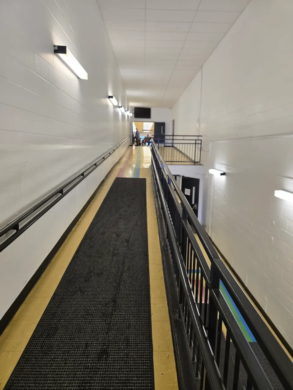 Access ramp to the secondary entrance (East)