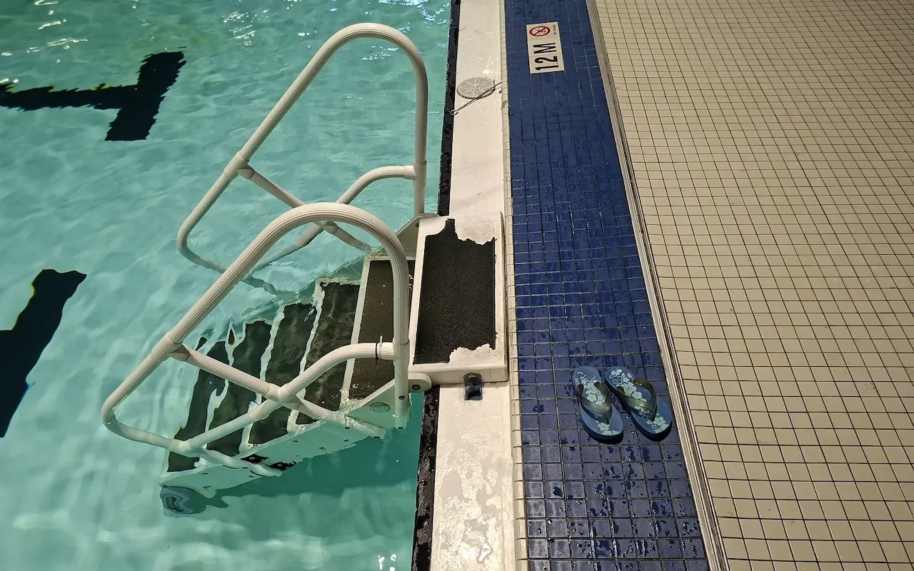 Pool - Removable staircase