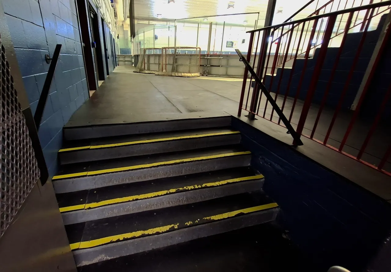 Stairs leading to the arena (ice ring and stands) - Only available passage