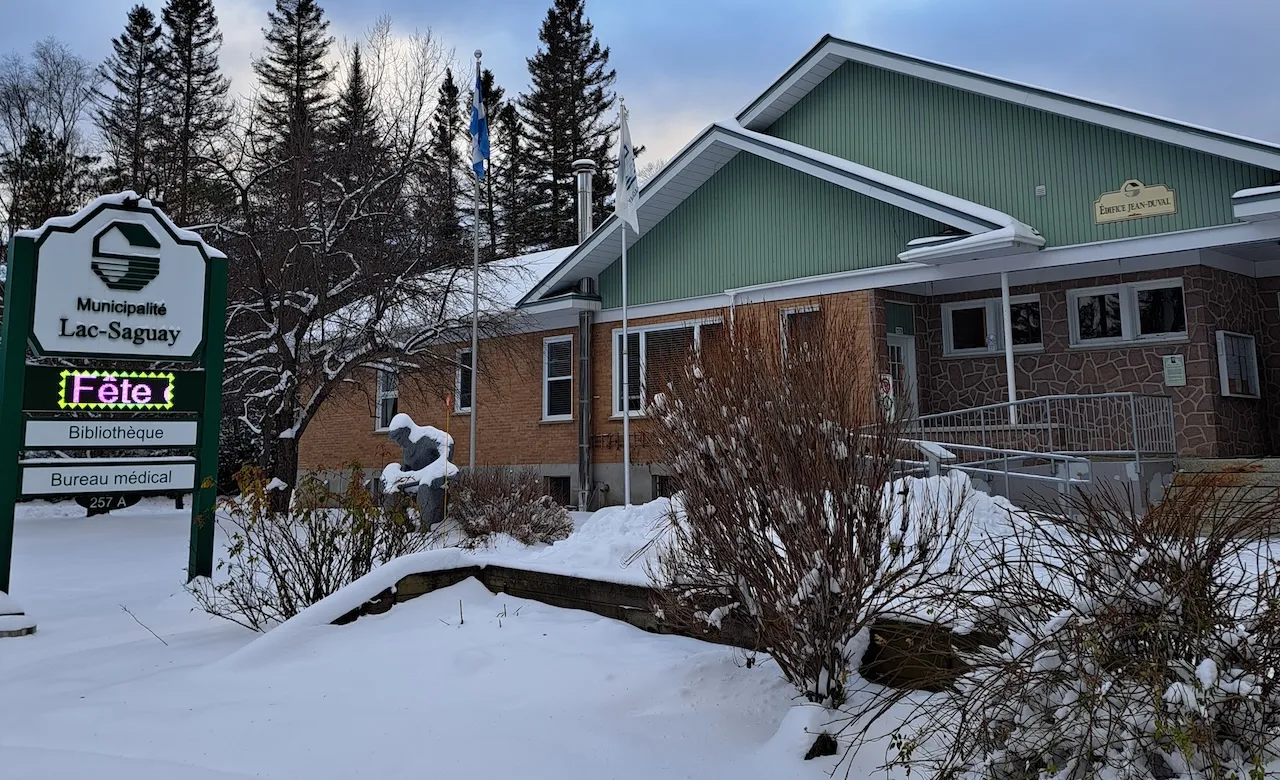 Repère 6 - Édifice Jean-Duval : Le petit homme qui naquit deux fois