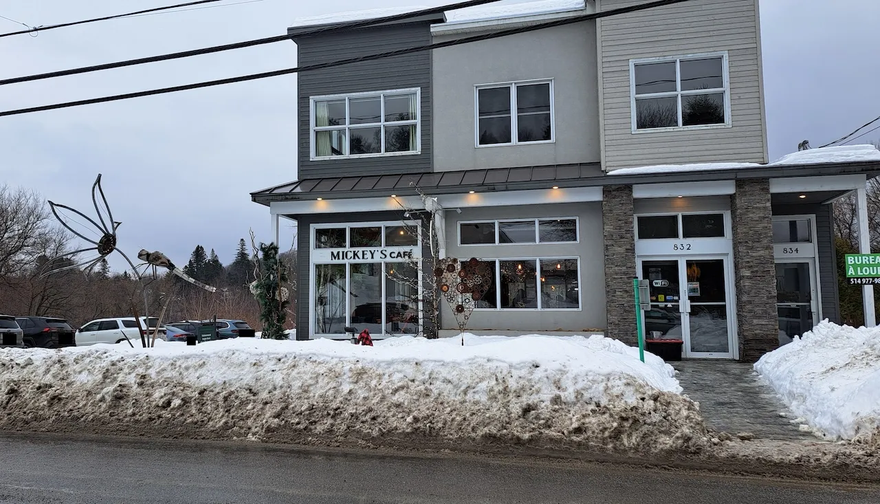 Point 22 : Mickey's Café