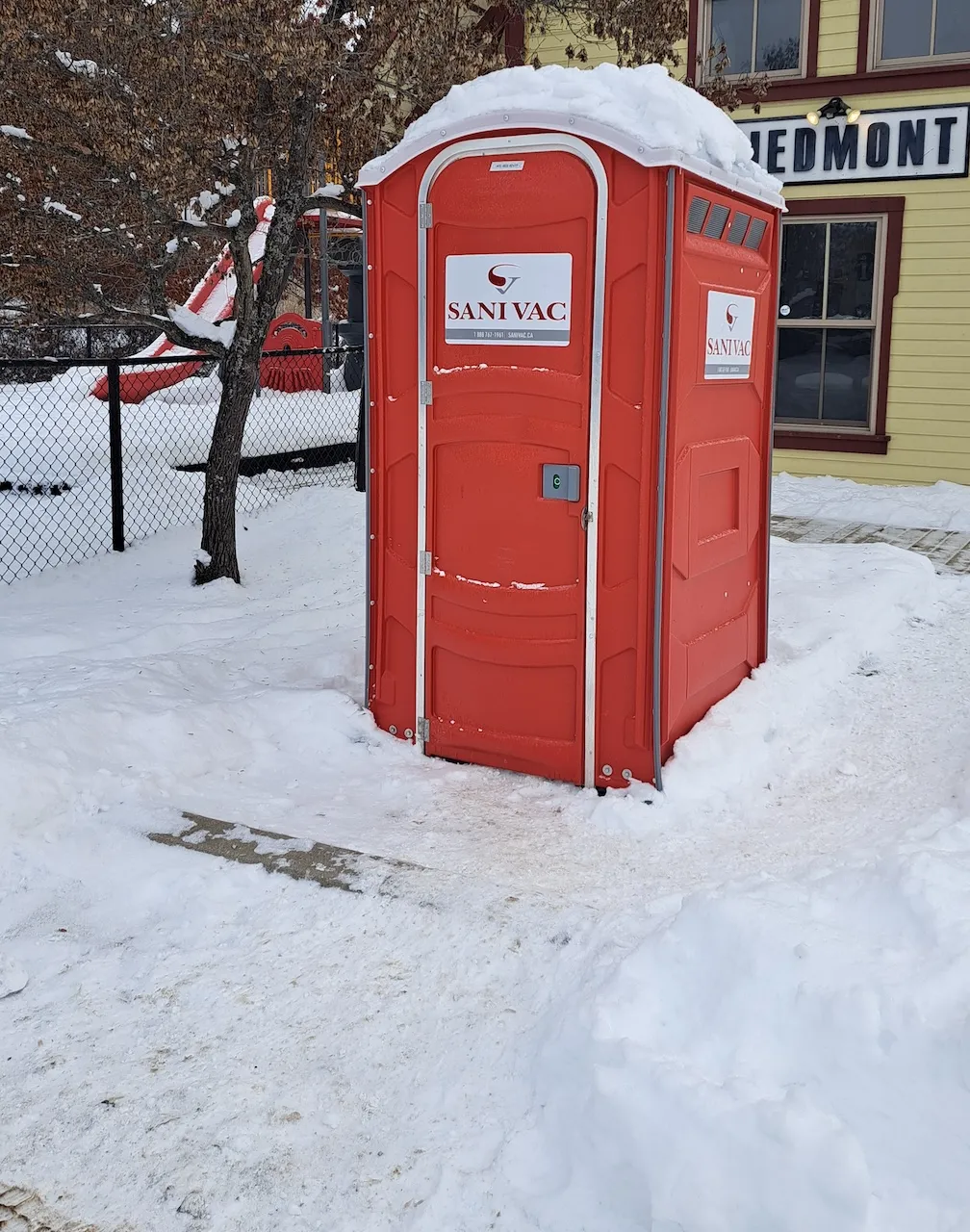 Toilette chimique - Gare de Piedmont