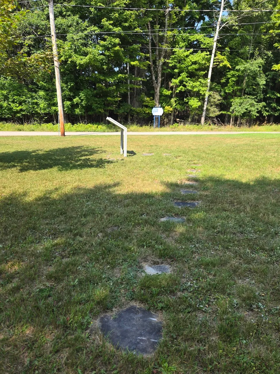 Allée d'accès au circuit patrimonial