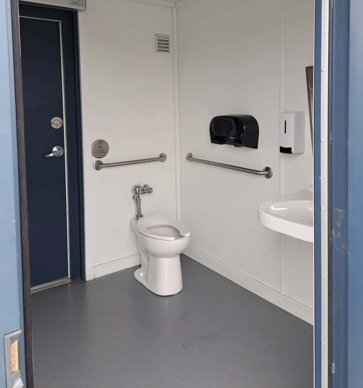 Bloc sanitaire extérieur - Stade