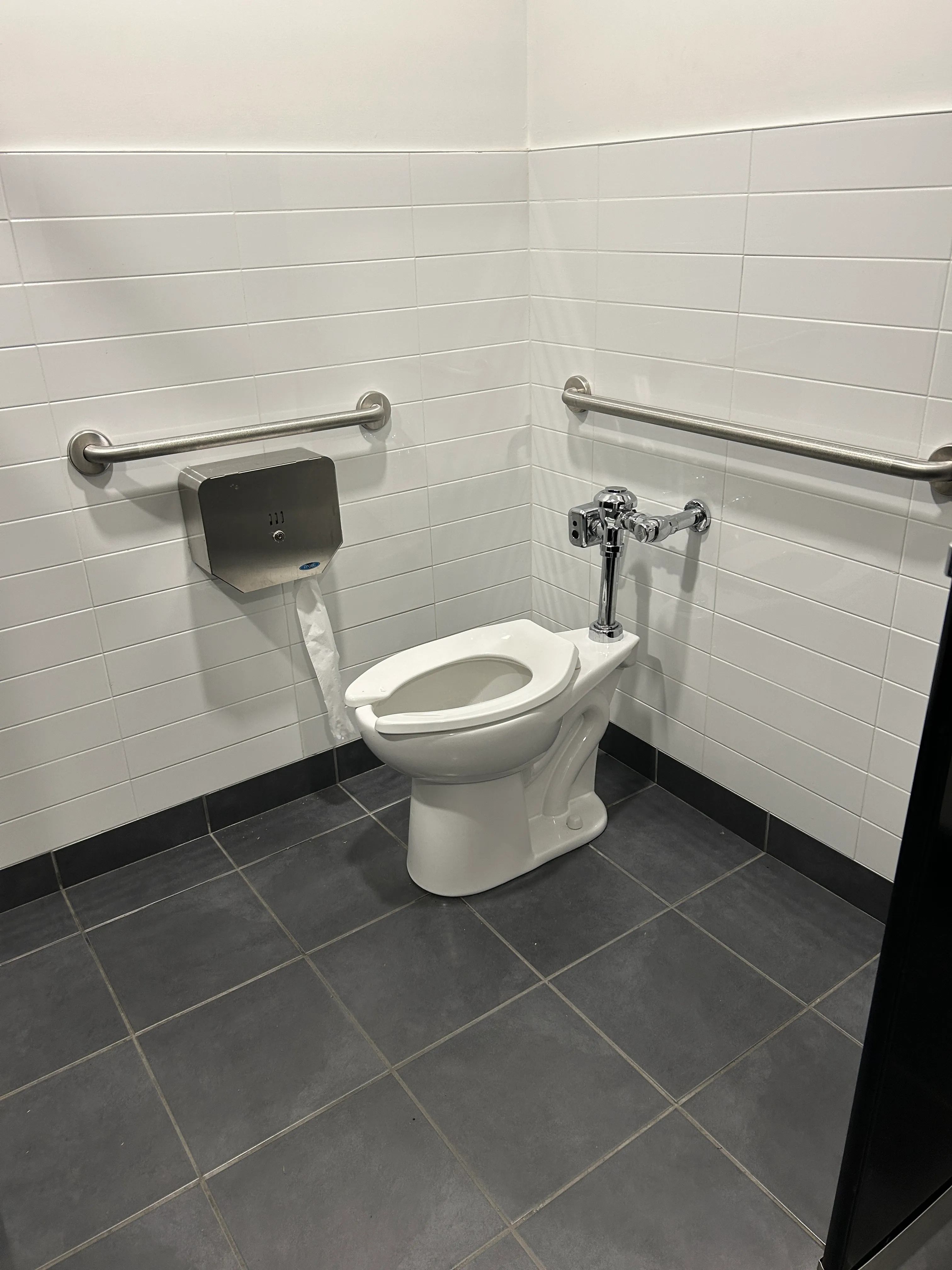 Accessible toilet cubicle - Men's restrooms