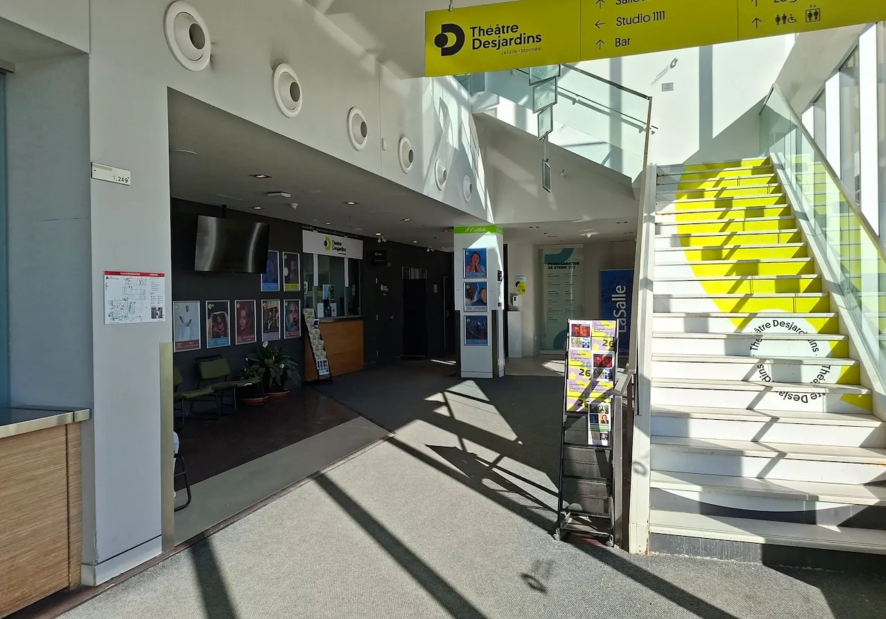 Cégep André-Laurendeau / Théâtre Desjardins - Intérieur du bâtiment