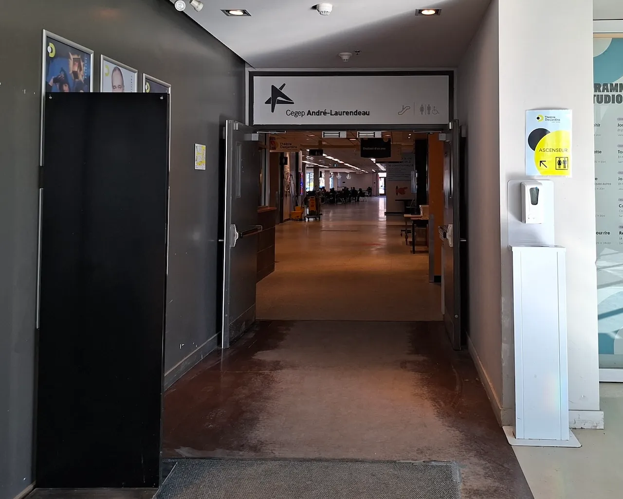 Cégep André-Laurendeau / Théâtre Desjardins - Intérieur du bâtiment