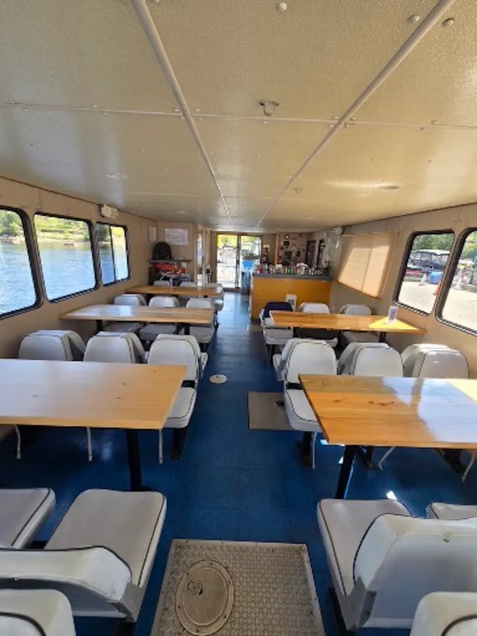 Intérieur du bateau - rez-de-chaussée