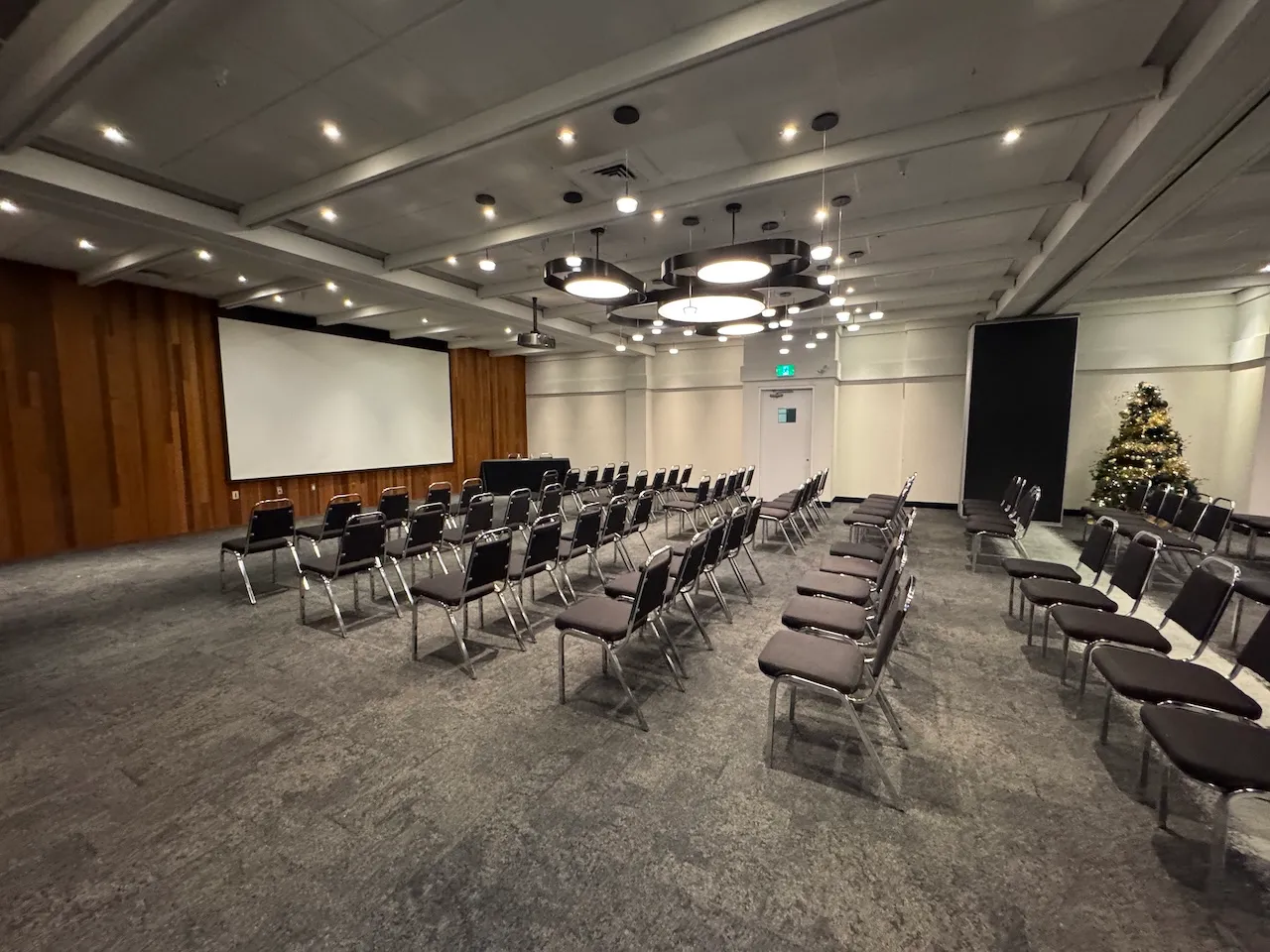 Salle de réunion (sous-sol)