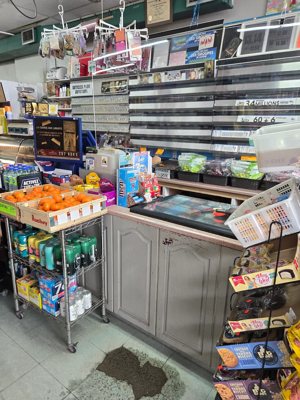 Comptoir du dépanneur Tony