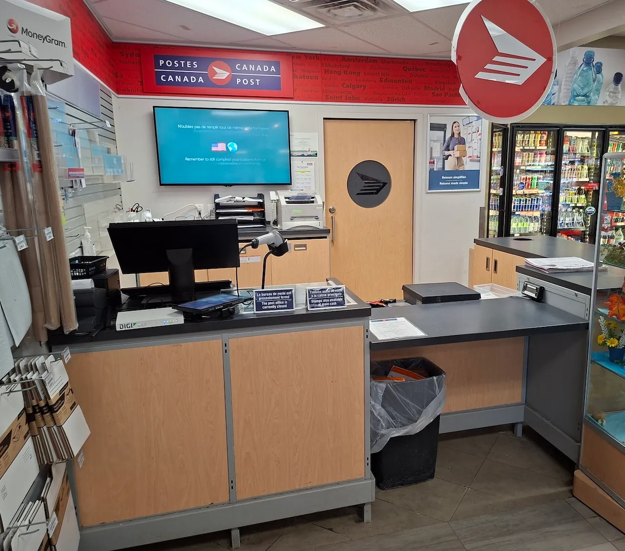 Bureau Poste Canada - Comptoir caisse