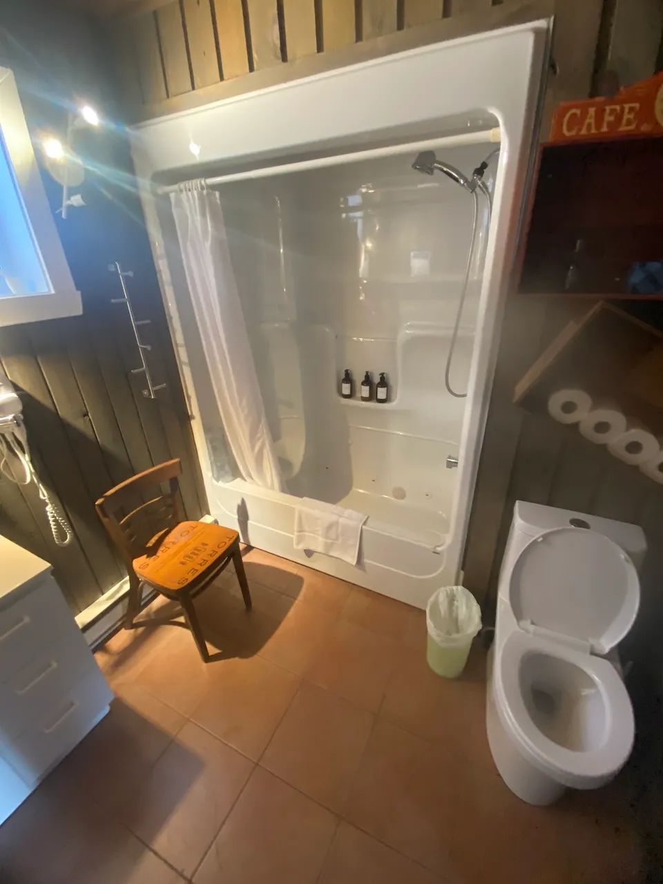 Salle de bain - La Légende des pins