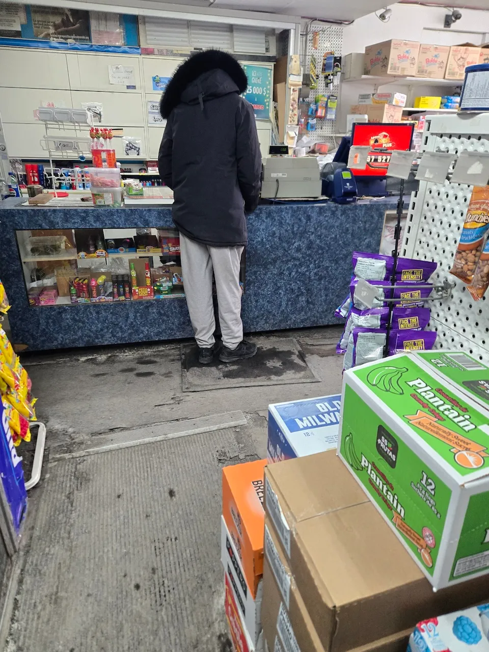 Intérieur du dépanneur