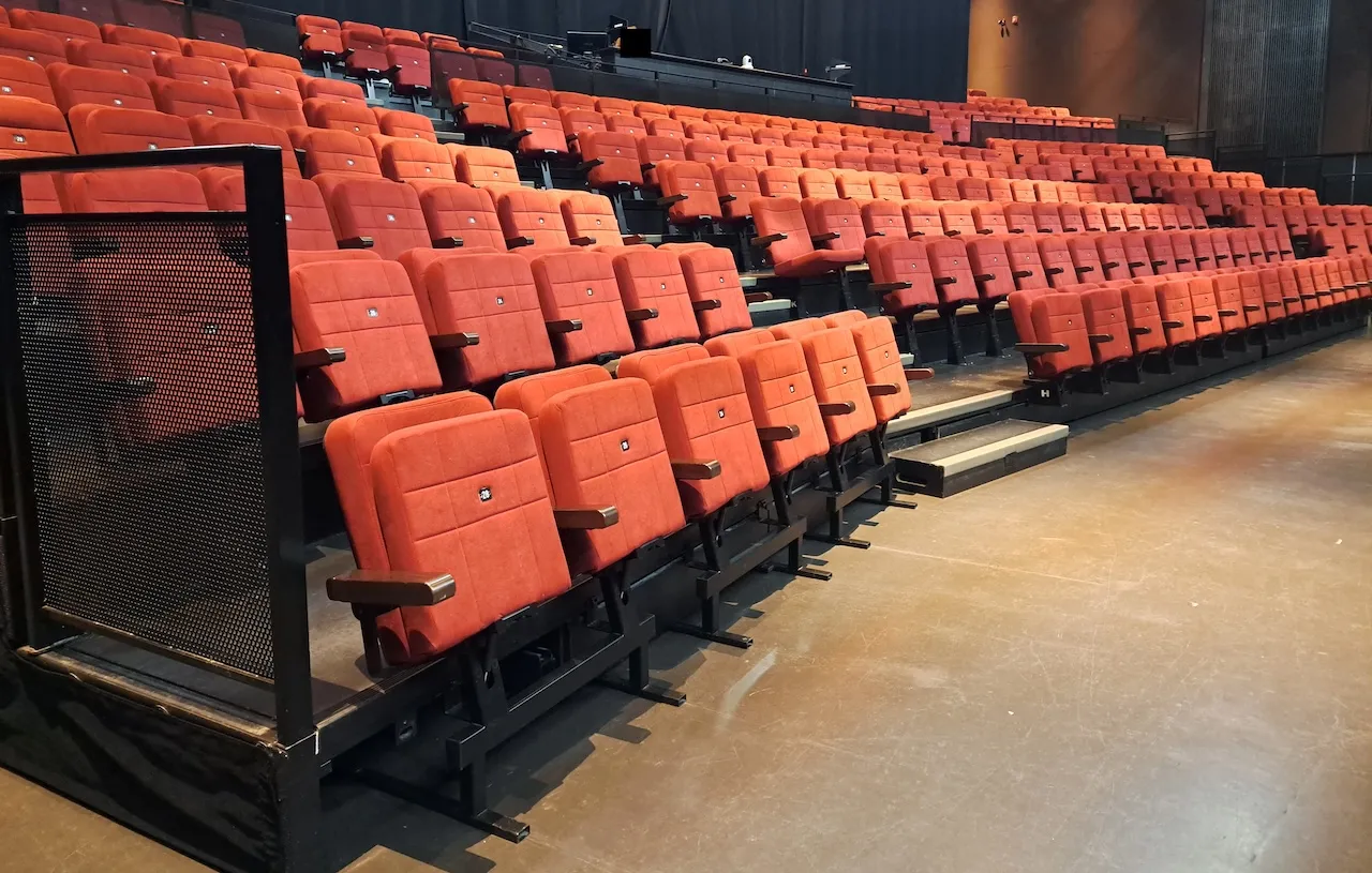 Stalls - Even side - Removable seats