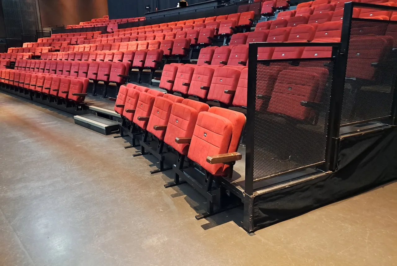 Stalls - Odd side - Removable seats