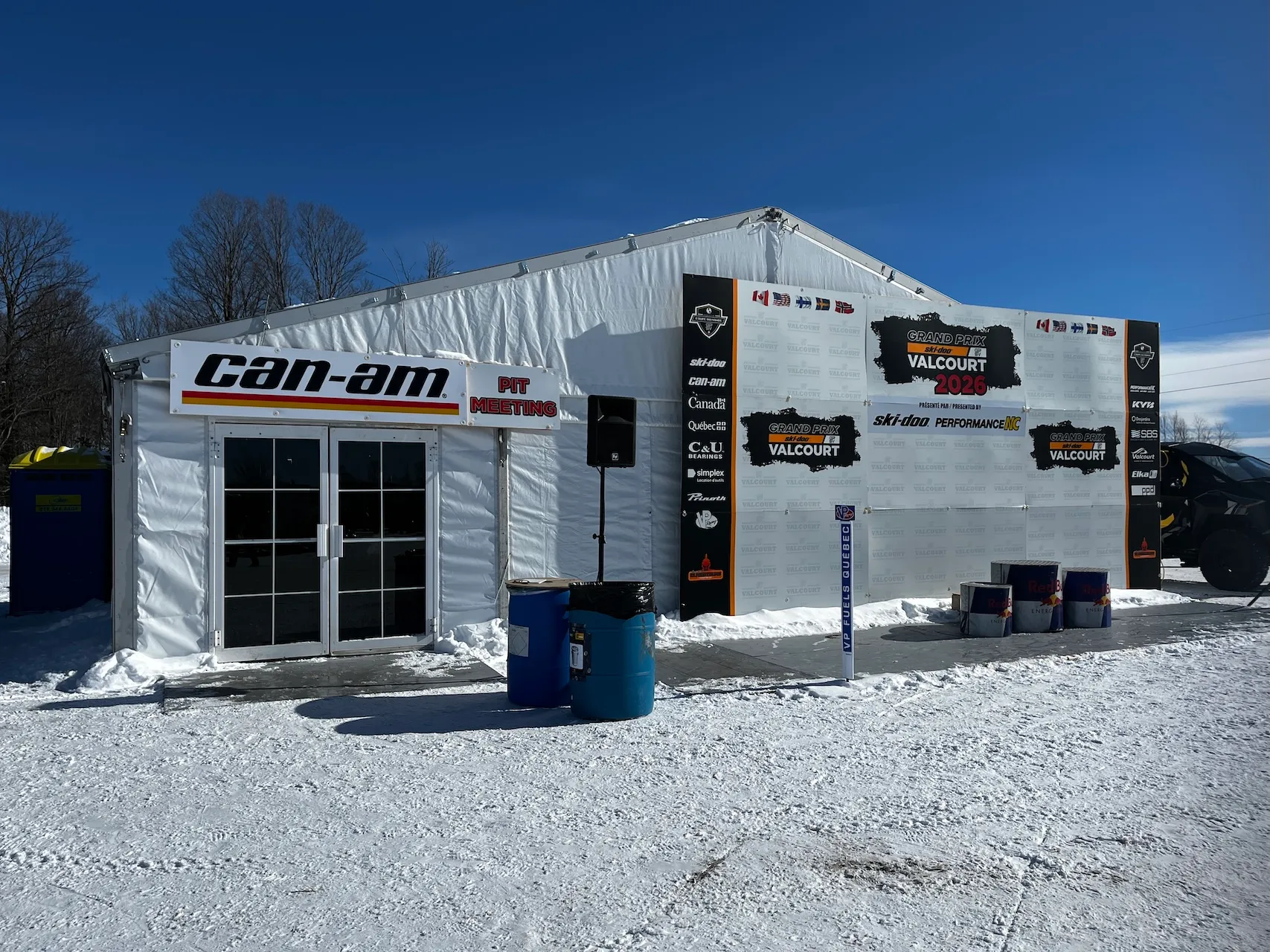 Tente - zone paddock - entrée