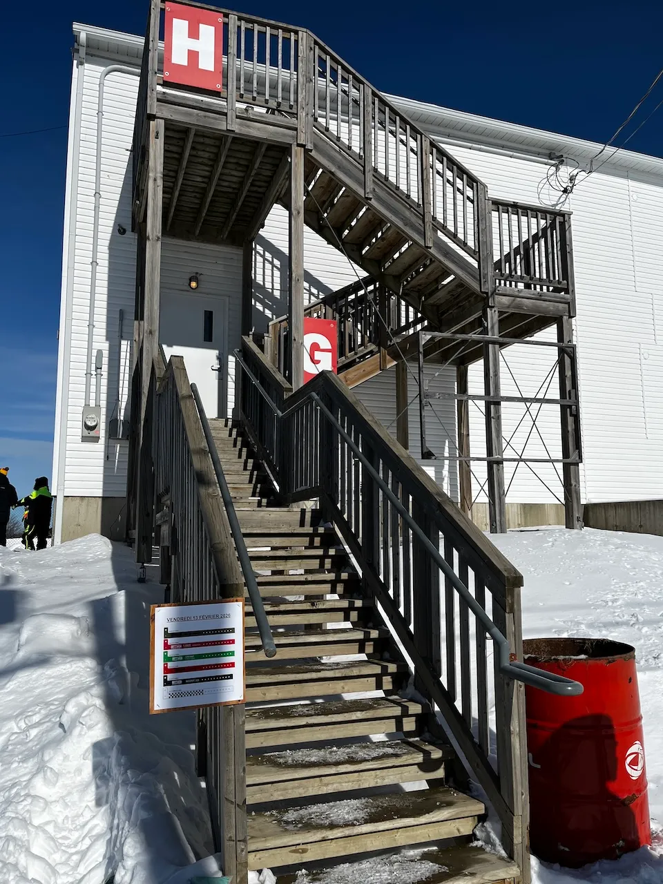 Loges G et H - accès via marches