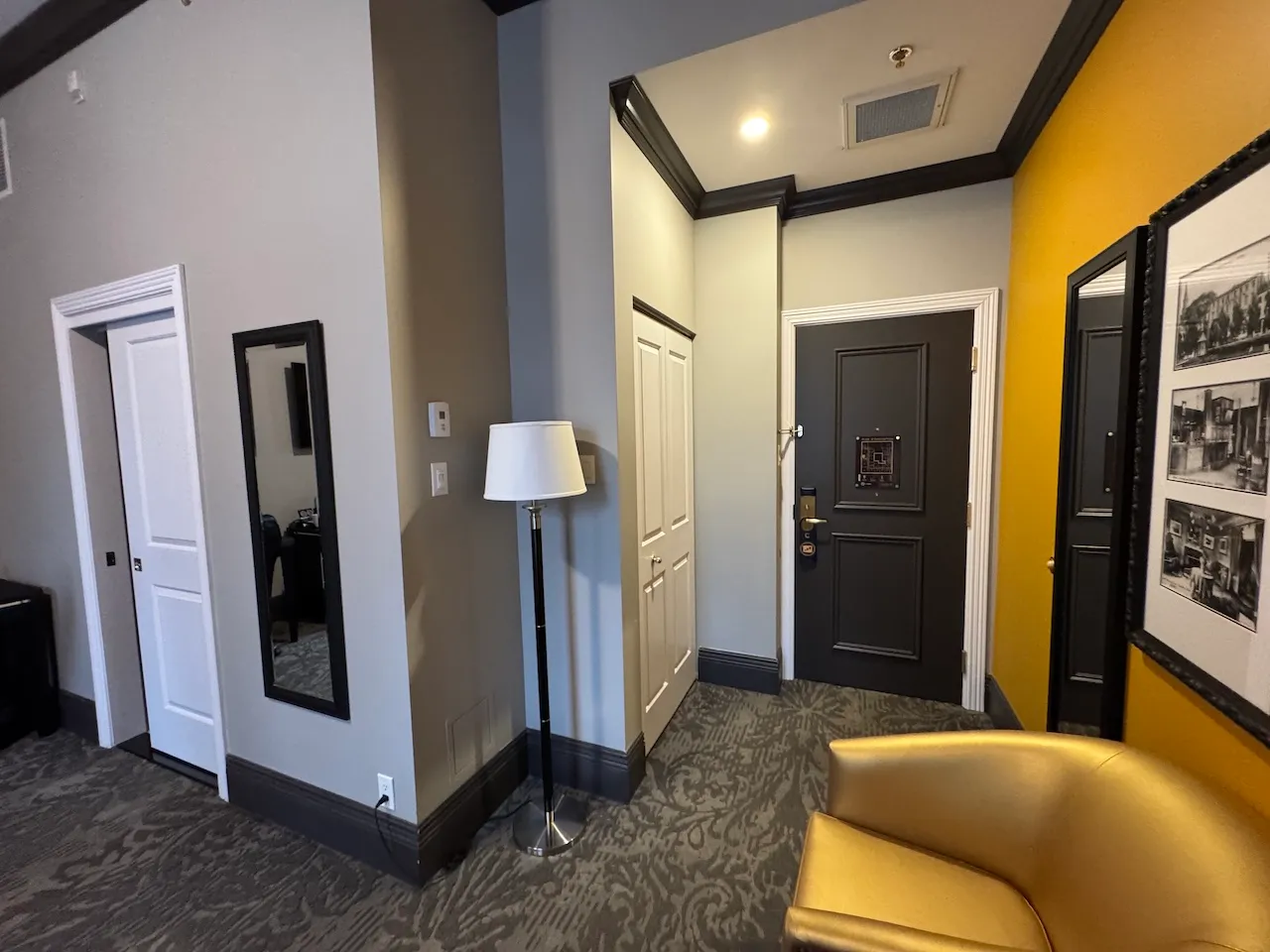 Chambre #124 - entrée