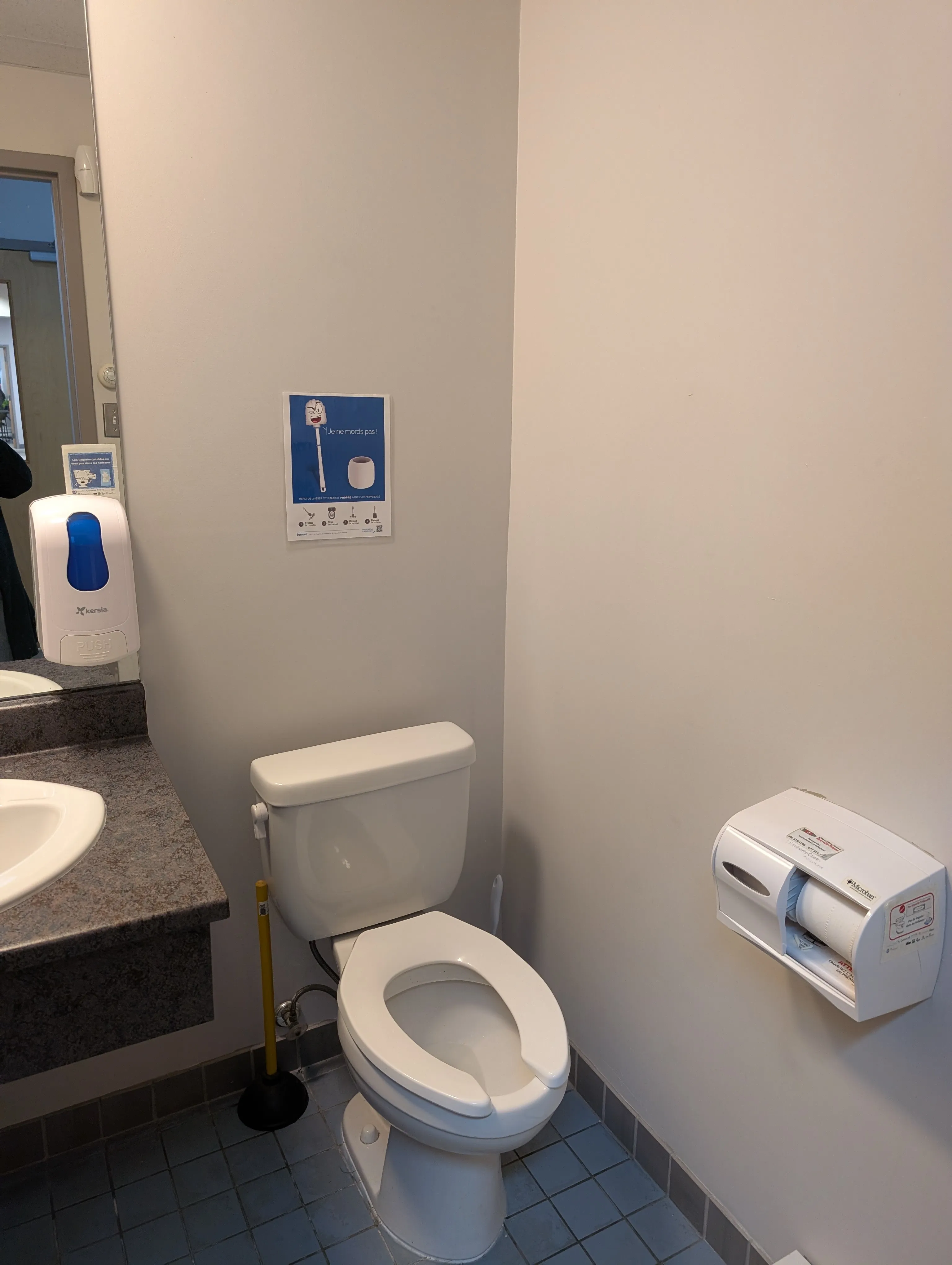 Salle de toilette hommes - toilette
