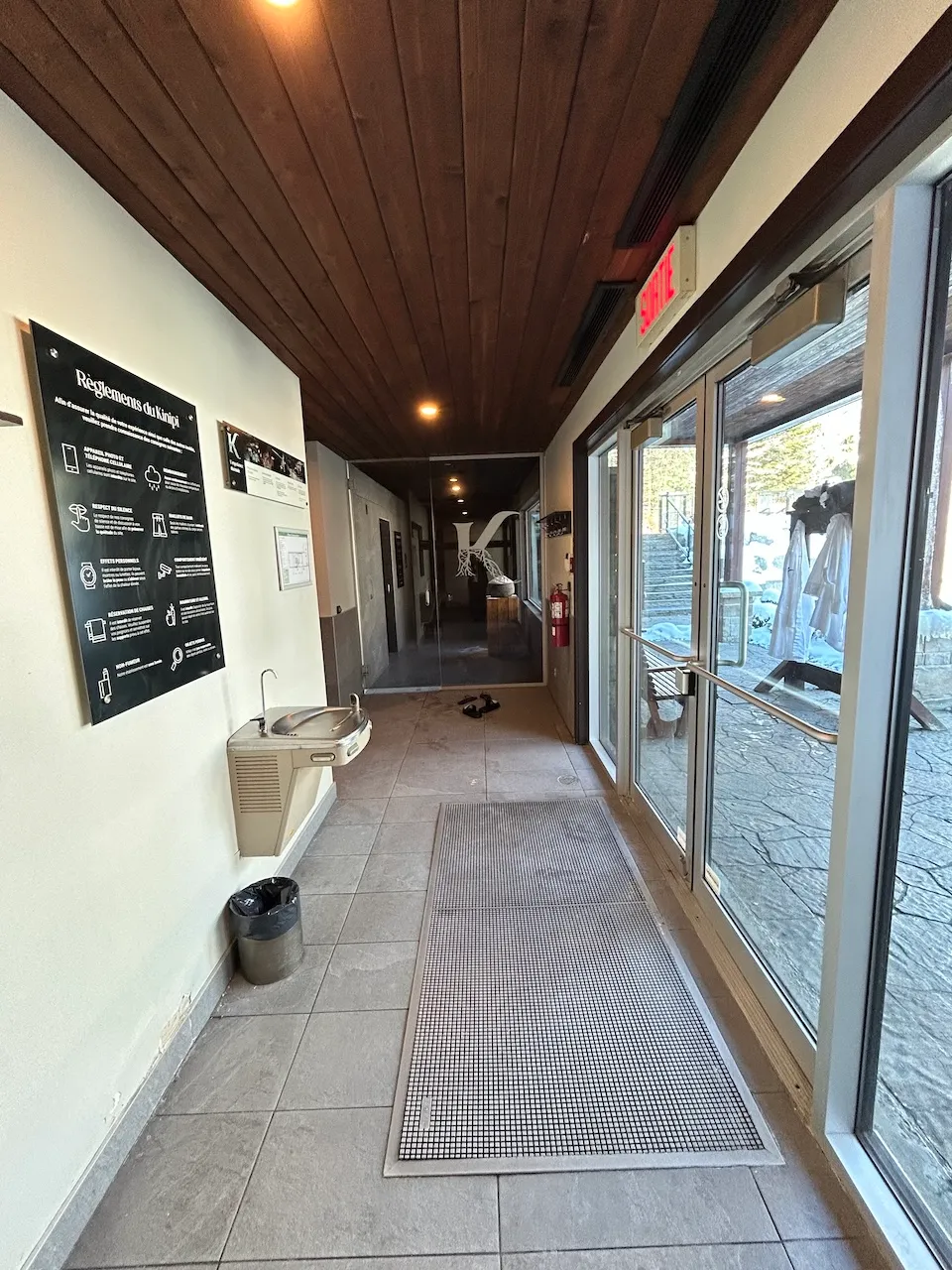 Secondary building - Entrance