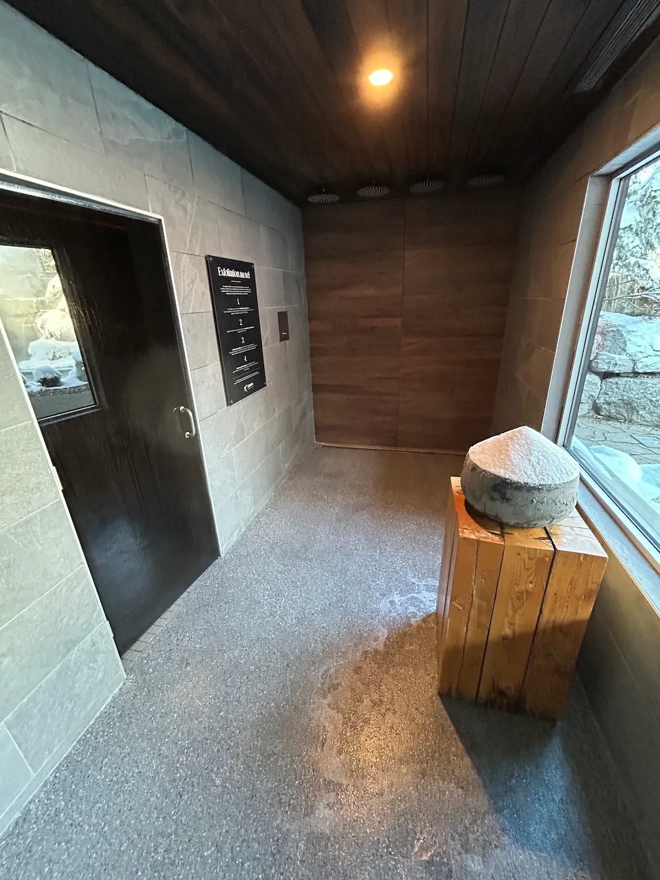 Secondary building - Steam bath, shower and salt scrub