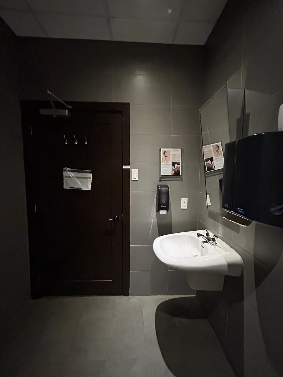 Restroom (ground floor) - massage section