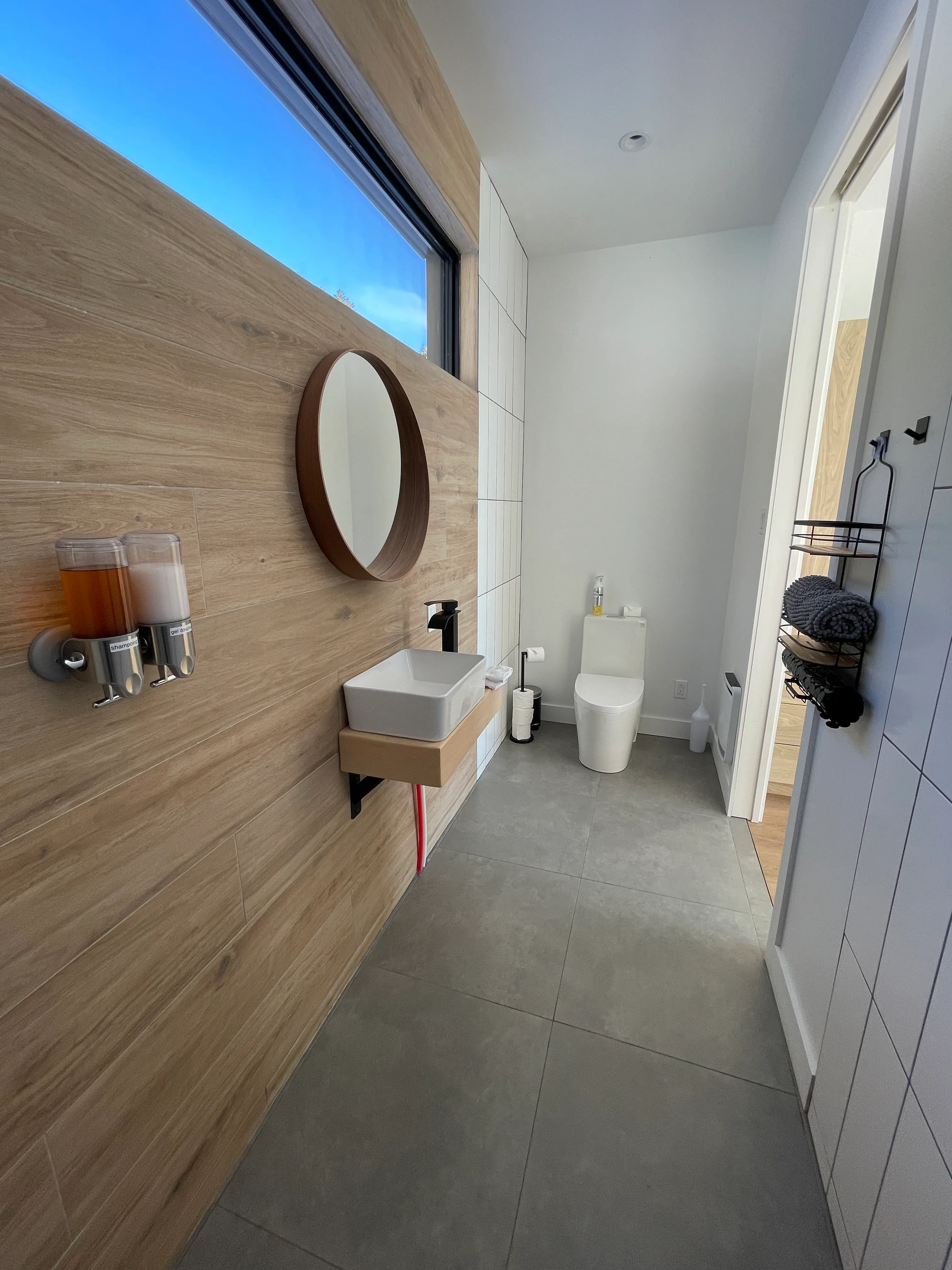 Toilette de la chambre du rez-de-chaussée