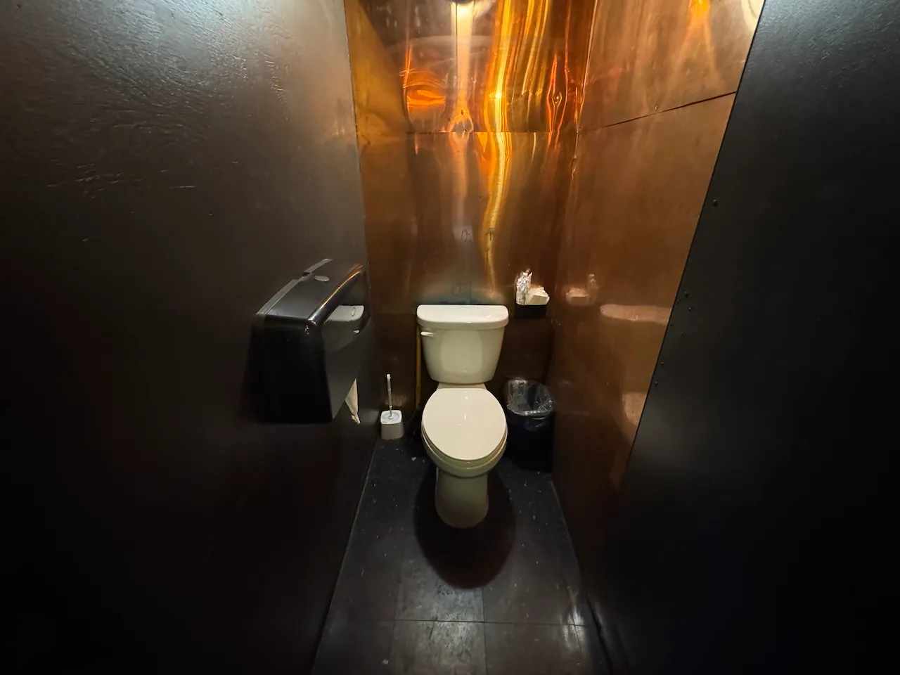 Salle de toilettes - 2e étage