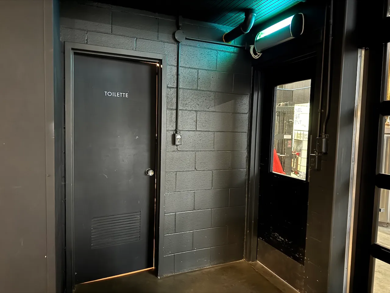 Accès à la salle de toilette - Rez-de-chaussée