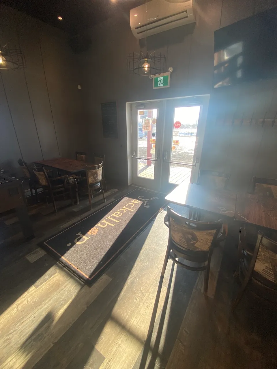 Entrée extérieure (vue sortie)