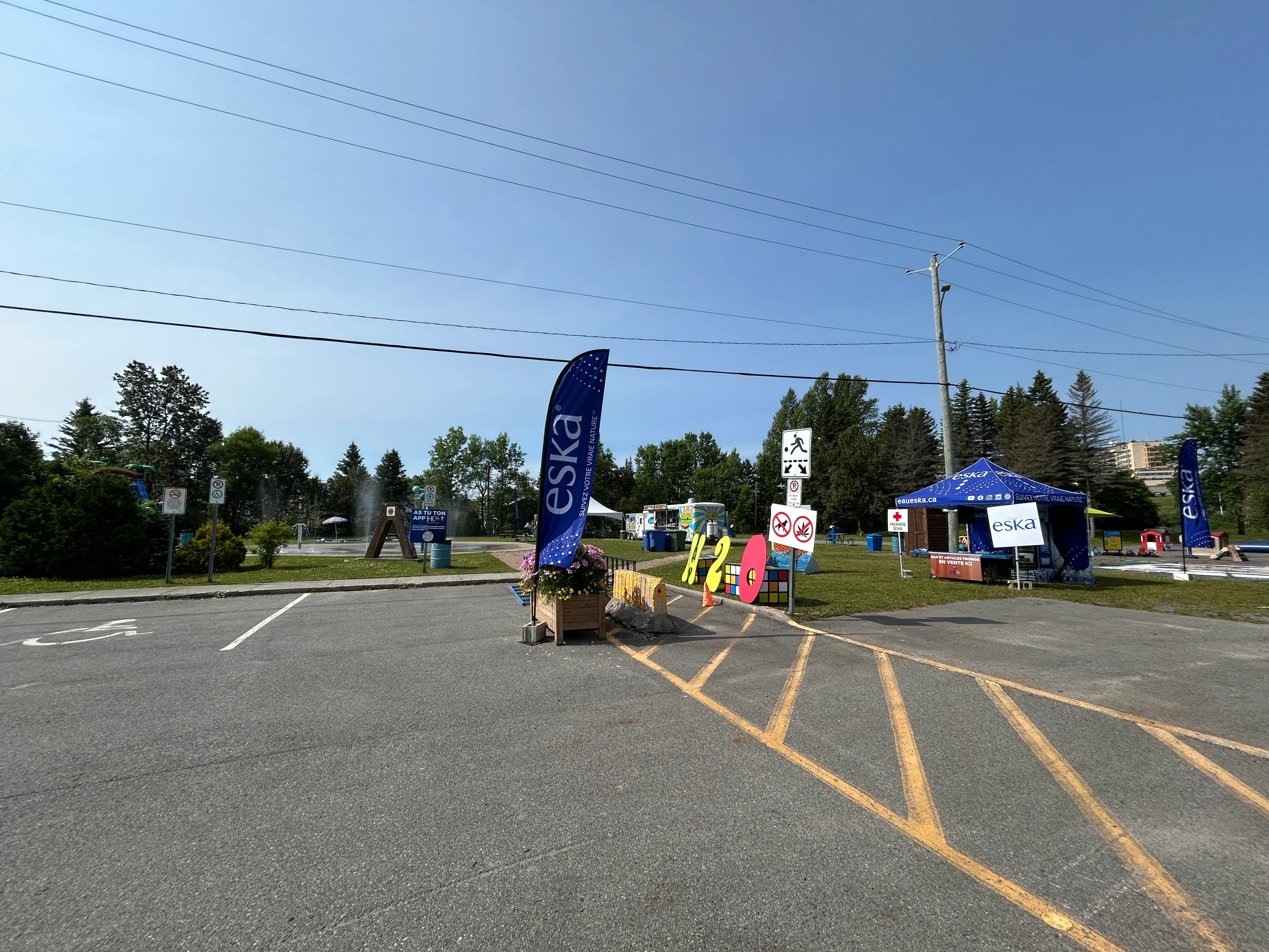 Parc Brunet - Zone famille, vers les jeux d'eau, camion de restauration