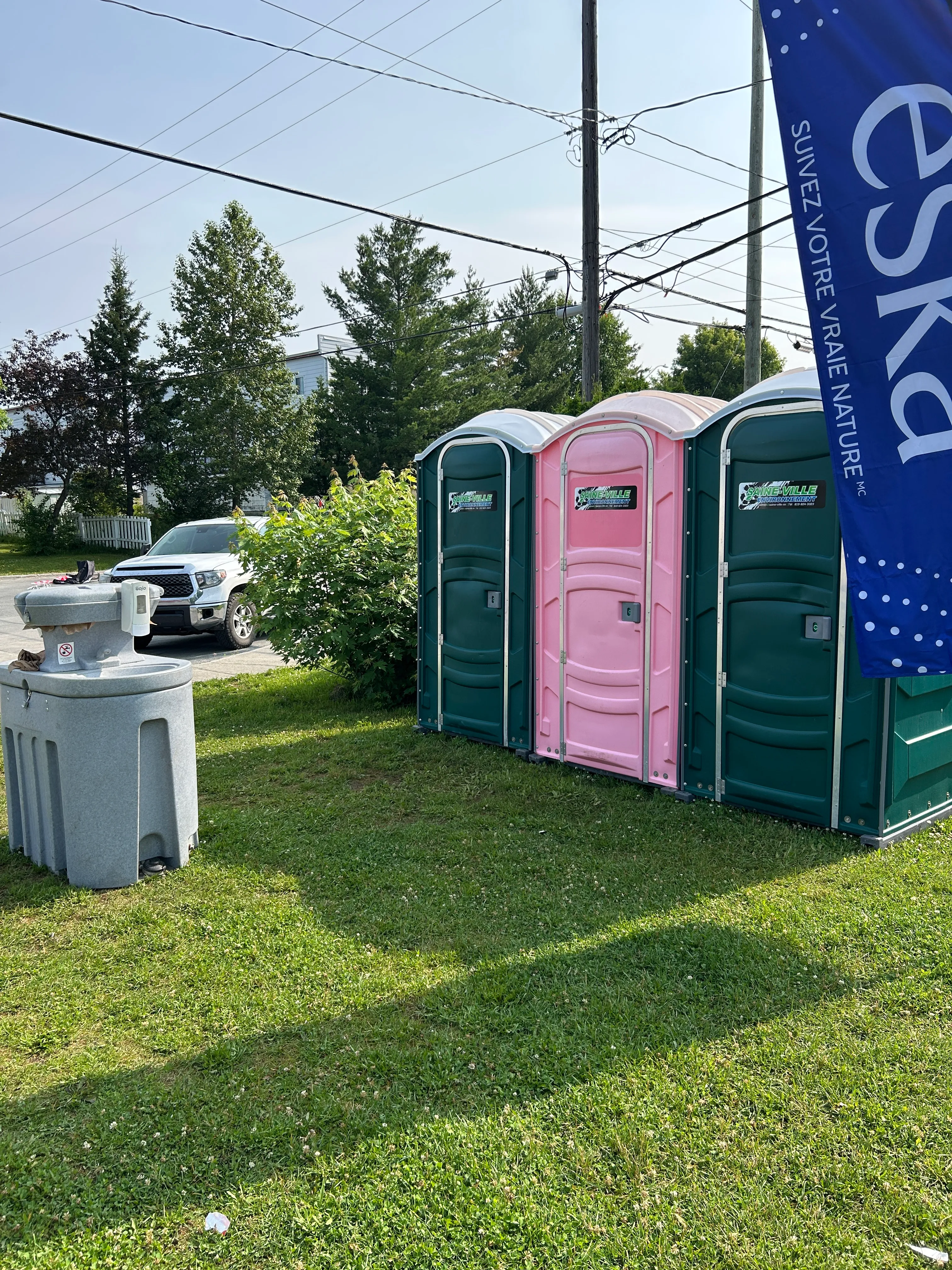 Toilettes chimiques - fontaine à boire
