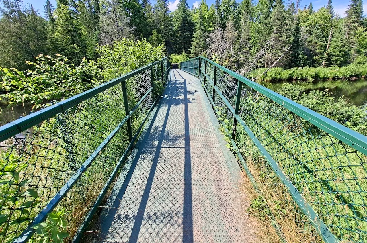 Accès aux sentiers