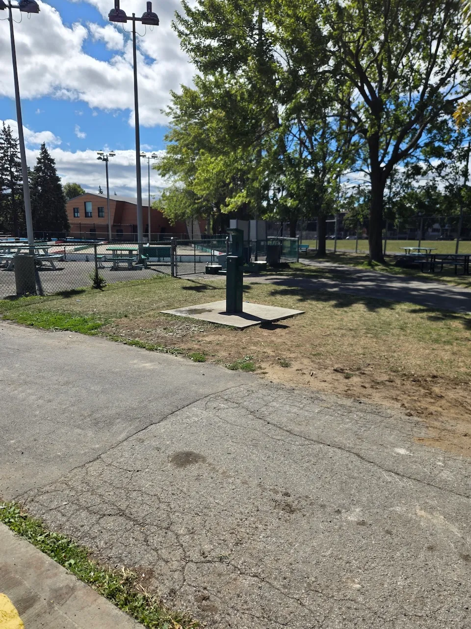 Fontaine à boire sur le sentier
