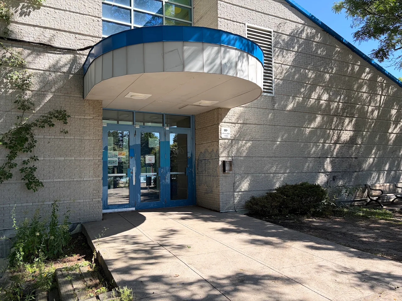 Jean-Paul II pavilion - Rear Entrance