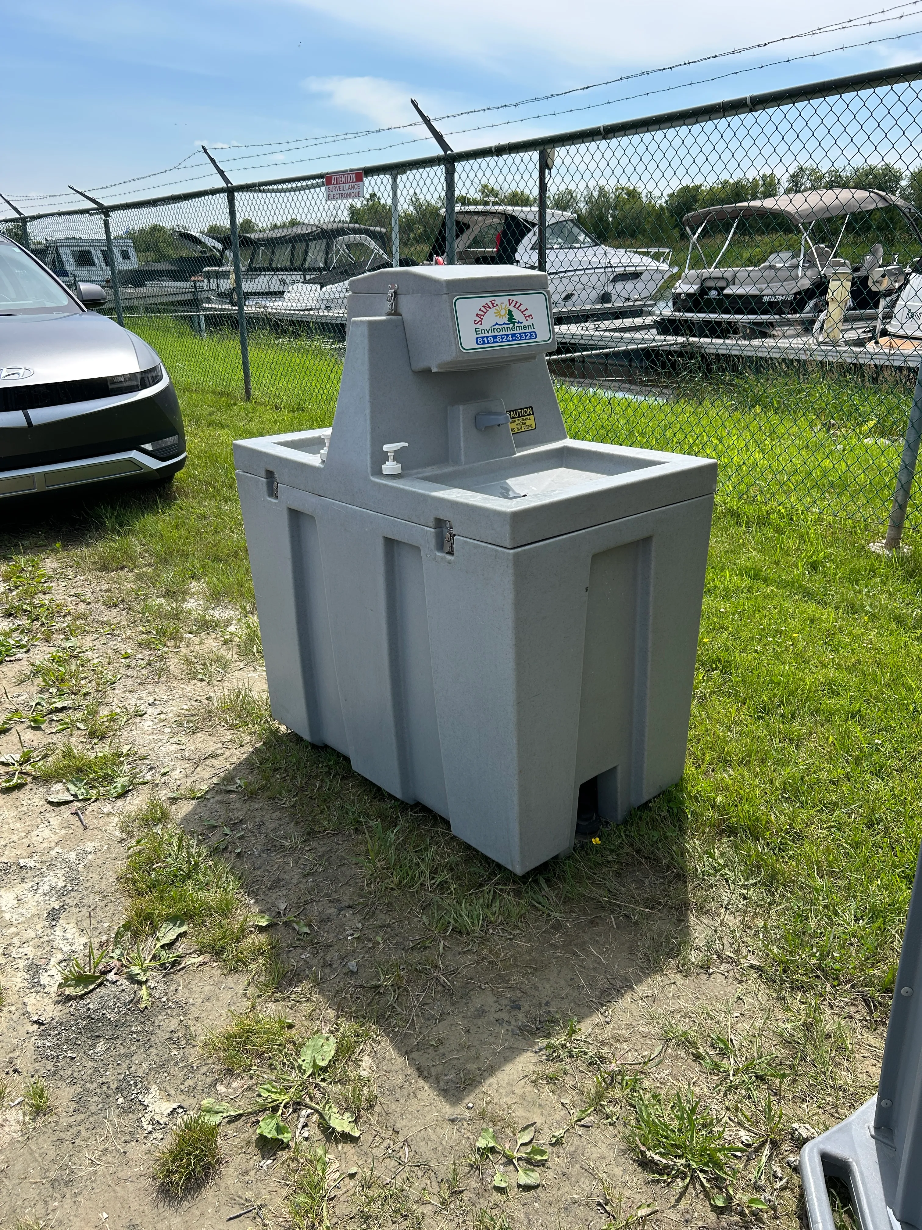 Fontaine à boire / station de remplissage d'eau