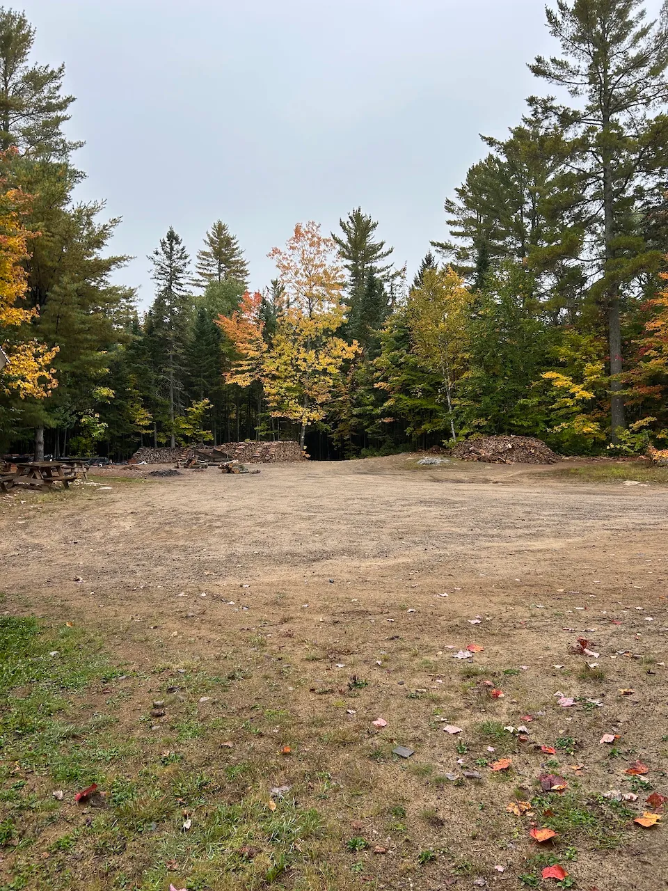 Stationnement, près du refuge du bûcheron