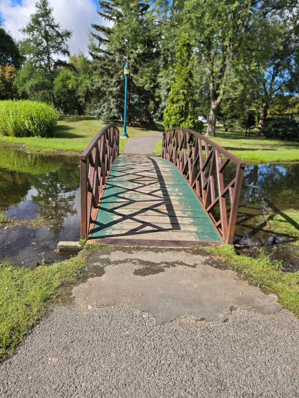 Pont du sentier du parc