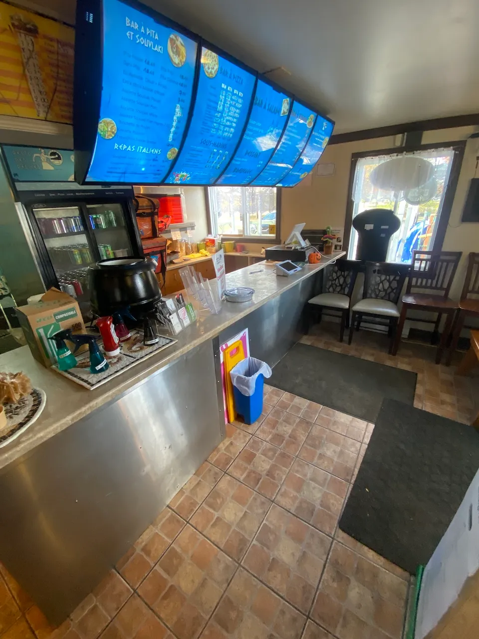 Food service counter