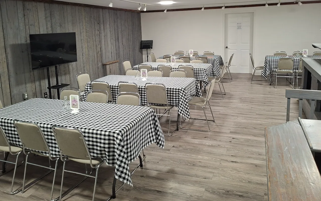 Event room - Access to the universal restroom