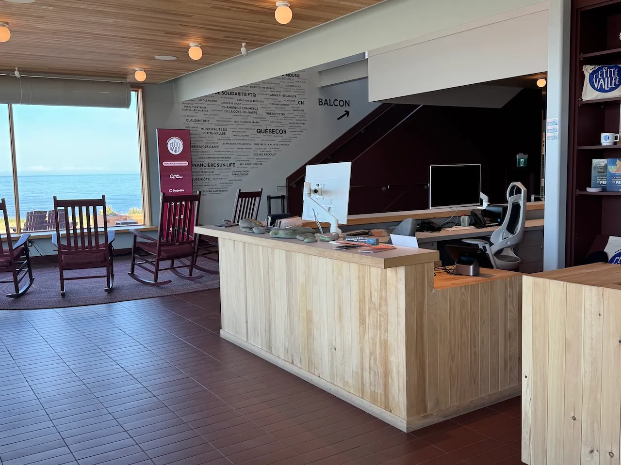 Reception desk