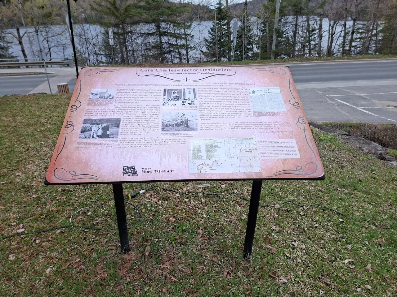 Landmark 2 : Église du Village - Interpretive sign
