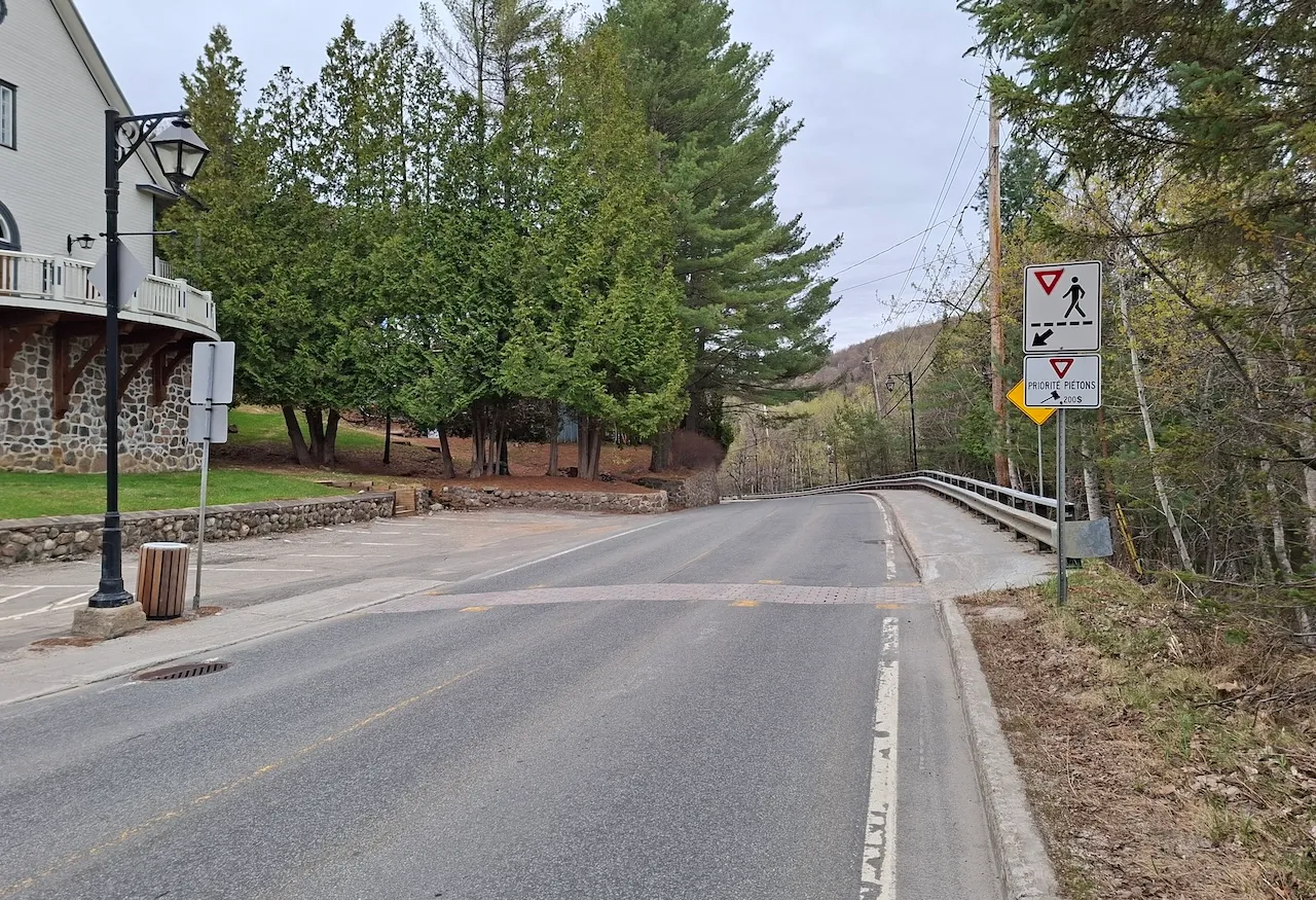 Landmark 2 : Église du Village - Crosswalk