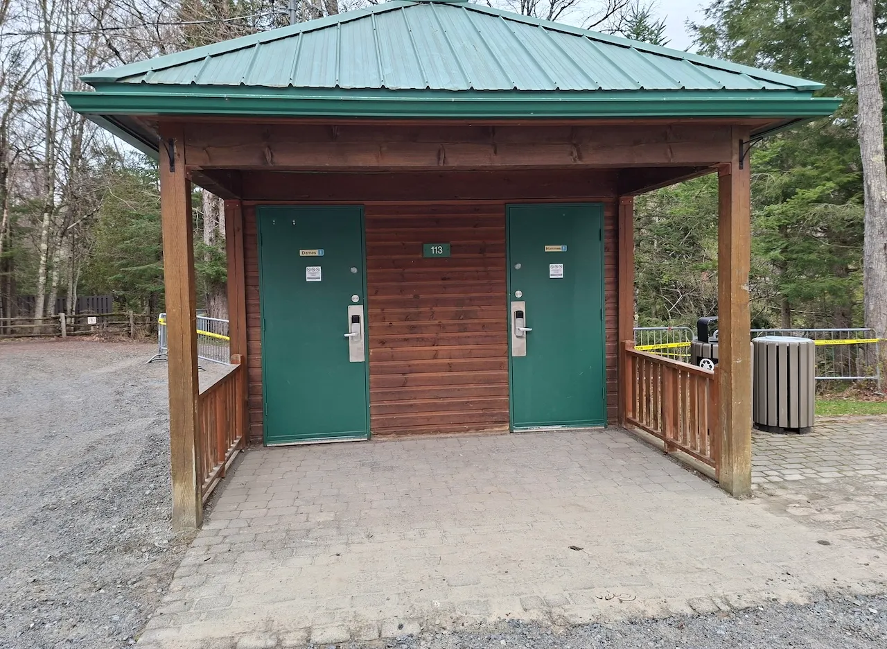 Landmark 9 : Parc des Chutes - Restrooms - Not accessible