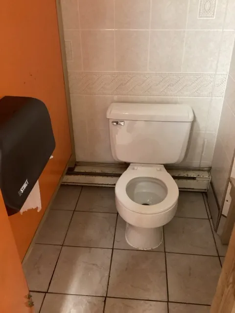 Toilet cabin