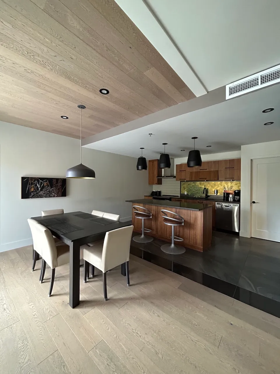 Room 1205-1300-1305 : kitchen