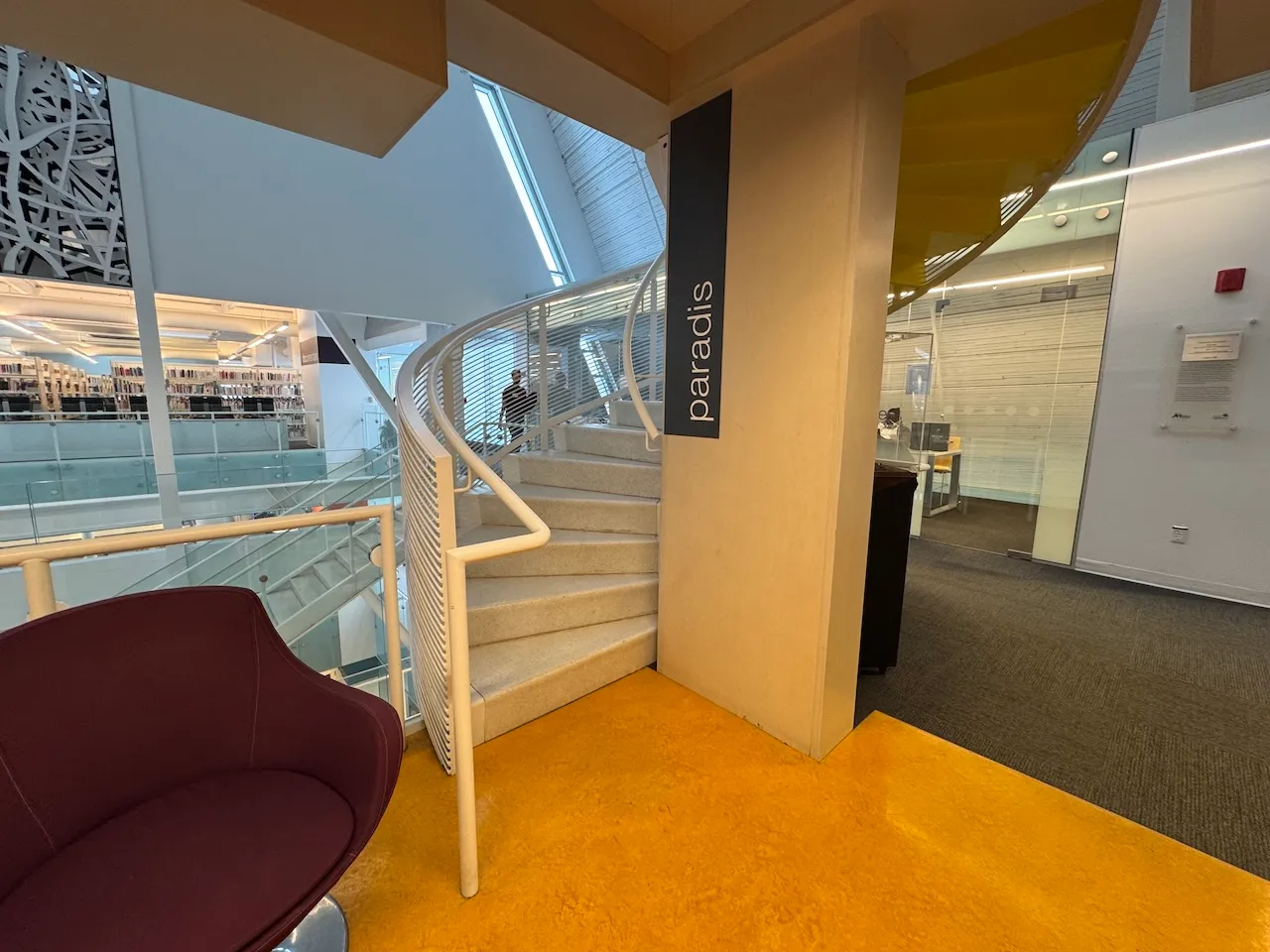 Access to Level 2 - Spiral staircase