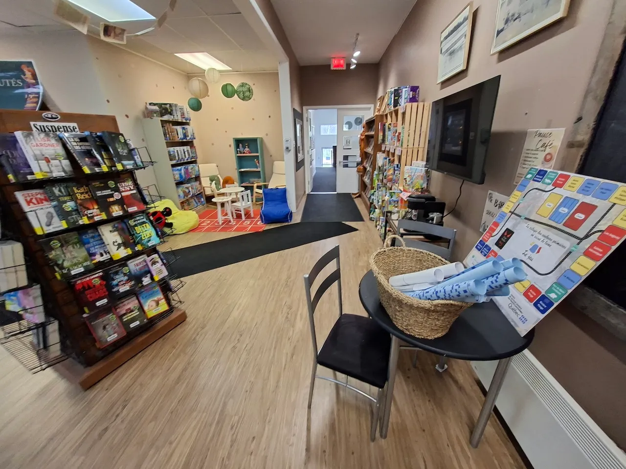 Nicole-Jasmin Library - Access to the restroom