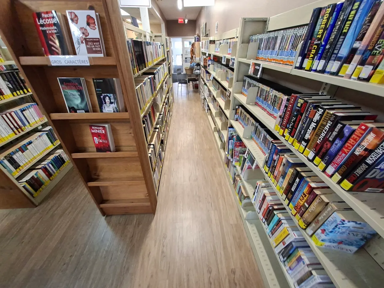 Nicole-Jasmin Library - Access to the restroom
