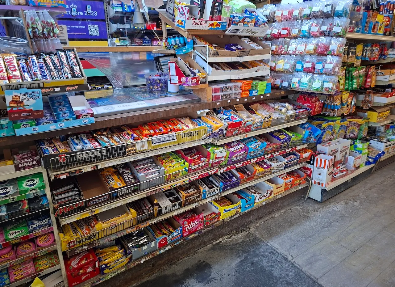 Cashier counter